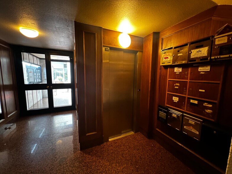 Office in Ponferrada, León for sale - Building Photo - Image 3 of 9