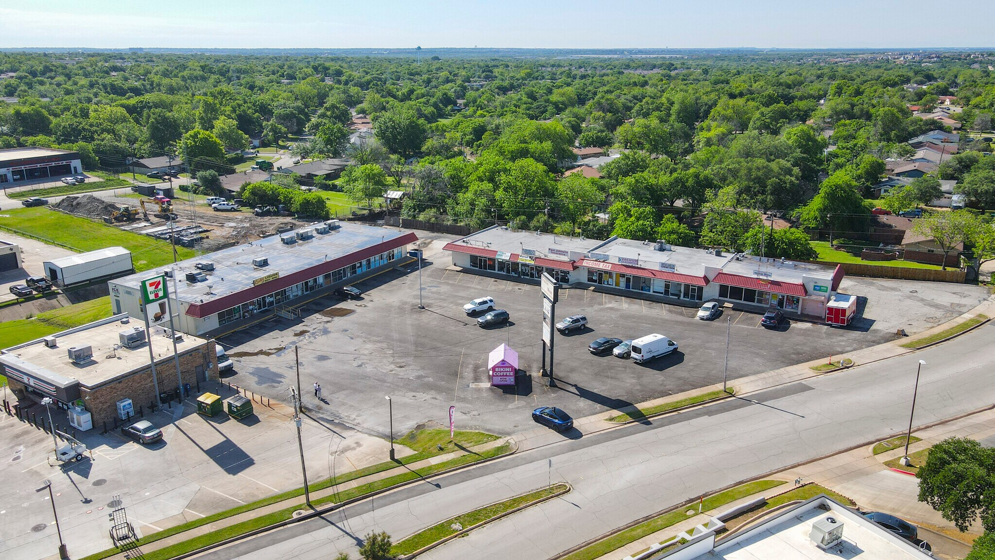 3421 Cimmaron Trl, Fort Worth, TX for lease Interior Photo- Image 1 of 7
