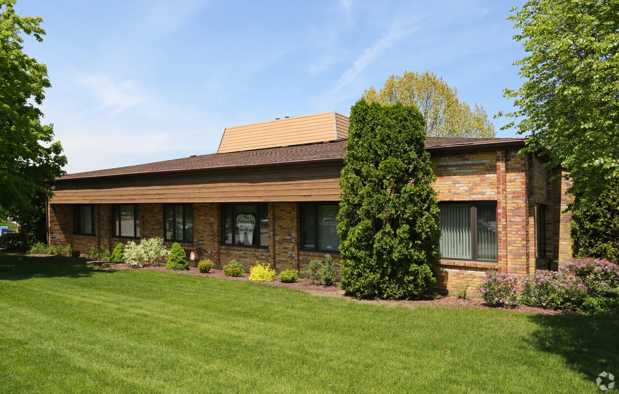 632 N 1st Bank Dr, Palatine, IL for sale Primary Photo- Image 1 of 1