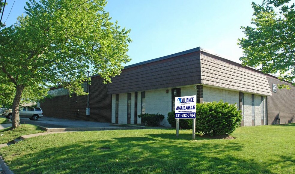 55 Edison Ave, West Babylon, NY for sale - Building Photo - Image 1 of 1