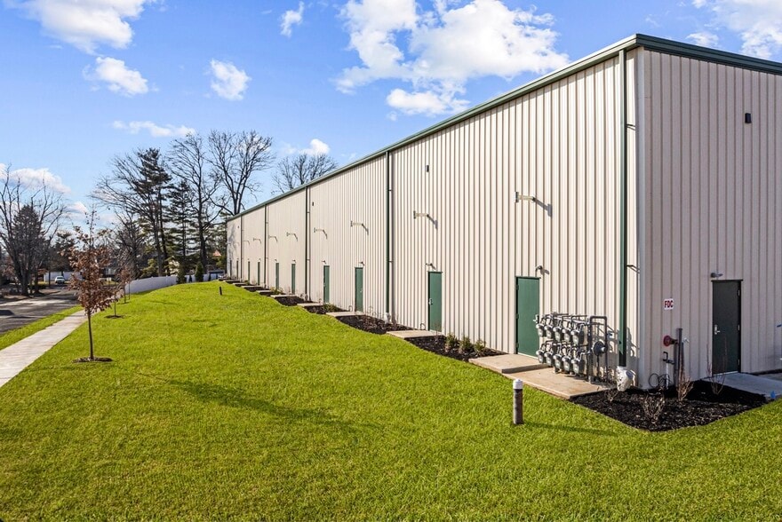 2209 Clement Ave, Pennsauken, NJ for sale - Building Photo - Image 2 of 14