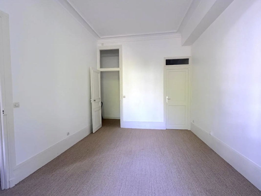 13 Boulevard Pereire, Paris, PAR 75017 - - - Interior Photo - Image 1 of 5