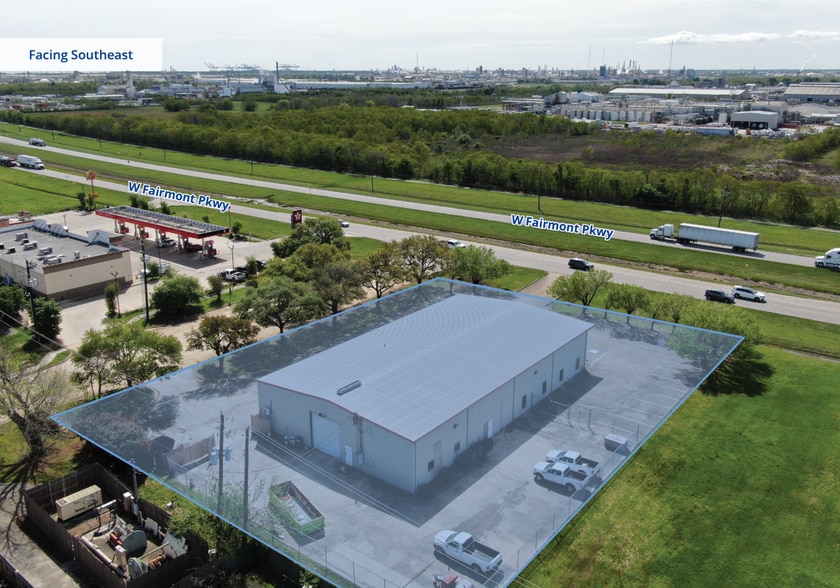 10819 W Fairmont Pky, La Porte, TX for lease - Building Photo - Image 3 of 7