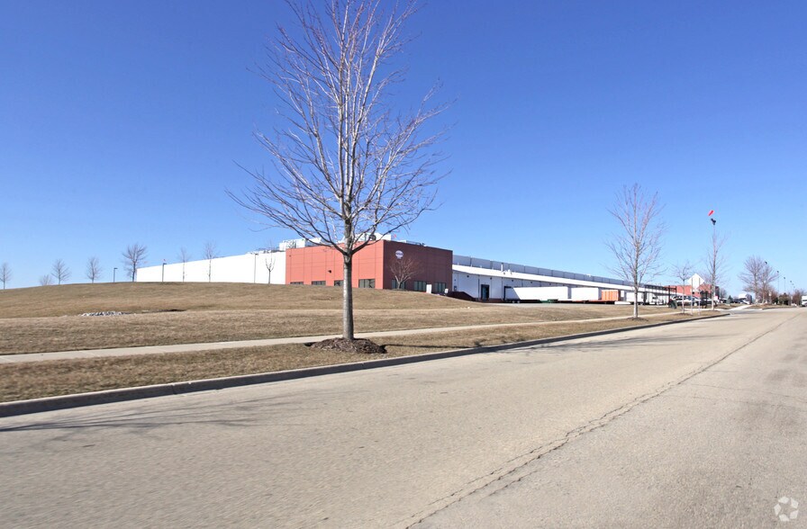 2088 Geneva Dr, Geneva, IL for sale - Building Photo - Image 1 of 1