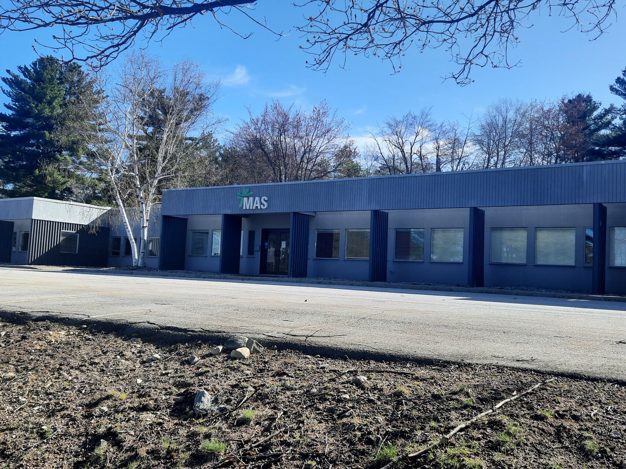 156 Harvey Rd, Londonderry, NH 03053