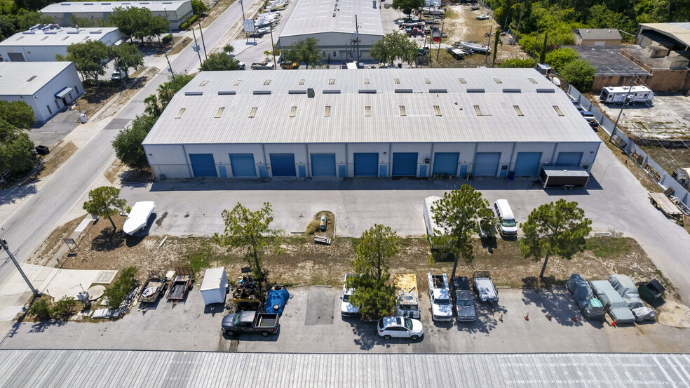 716 Wesley Ave, Tarpon Springs, FL for lease - Building Photo - Image 2 of 4