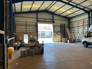 Valley Rd, Bradford for lease Interior Photo- Image 2 of 2