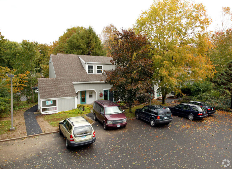 1080 Main St S, Woodbury, CT for sale - Building Photo - Image 1 of 9