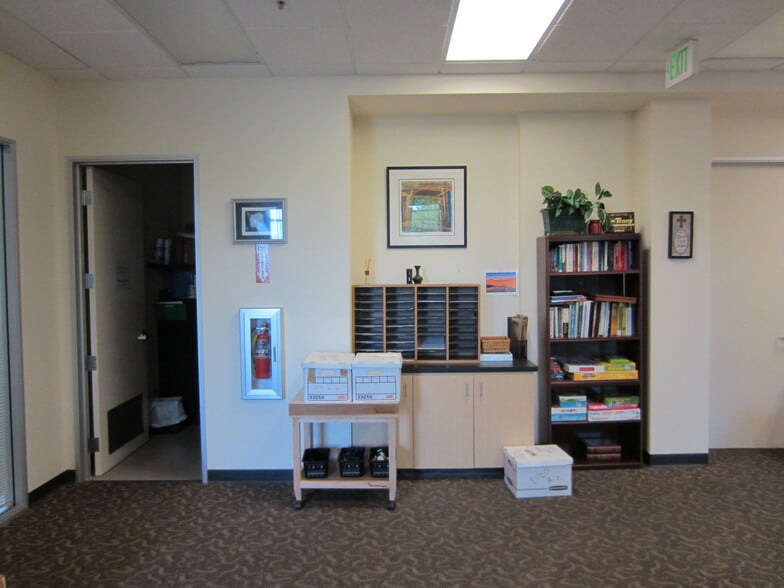 2160 W Grant Line Rd, Tracy, CA for lease - Interior Photo - Image 2 of 6