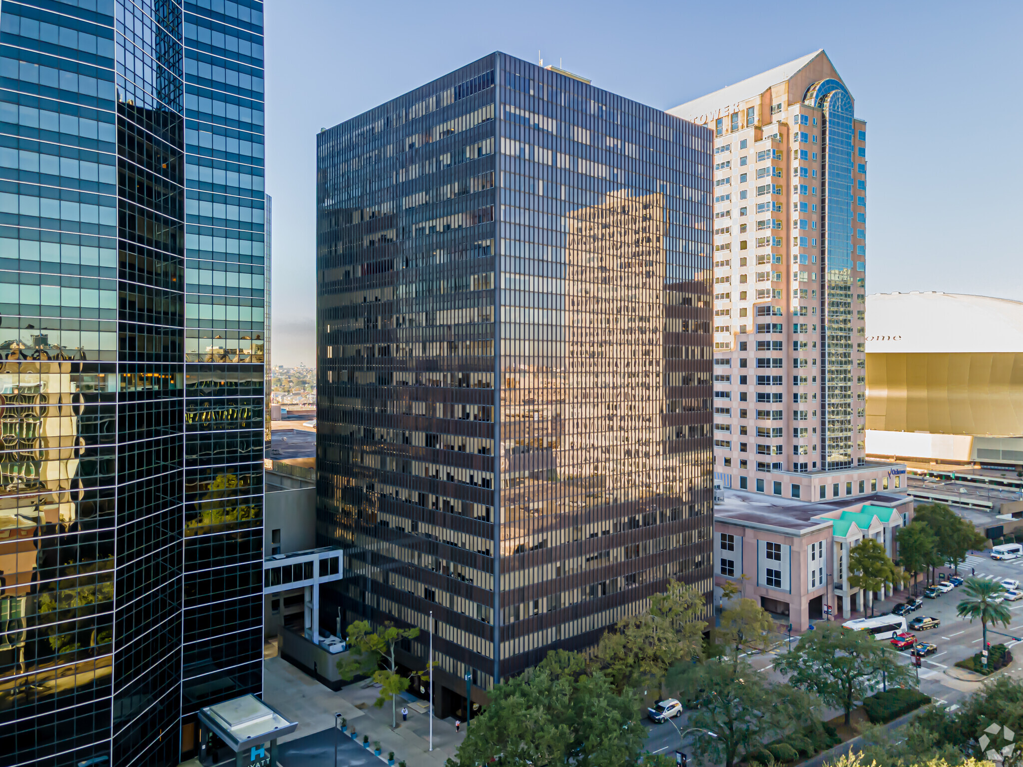 1340 Poydras St, New Orleans, LA for lease Building Photo- Image 1 of 26