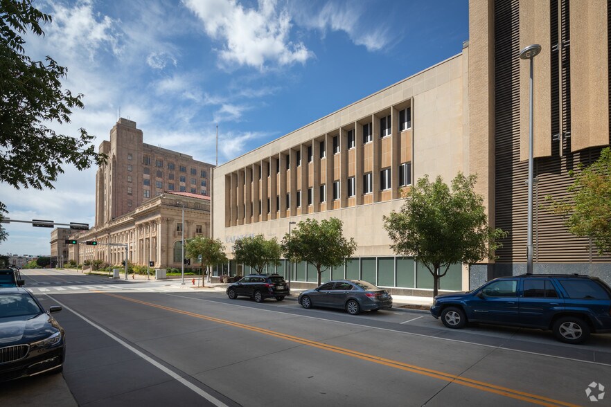 131 Dean A McGee Ave, Oklahoma City, OK for lease - Building Photo - Image 2 of 14