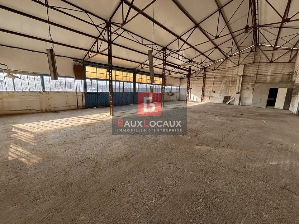 Retail in Châteaurenard for lease Building Photo- Image 1 of 8