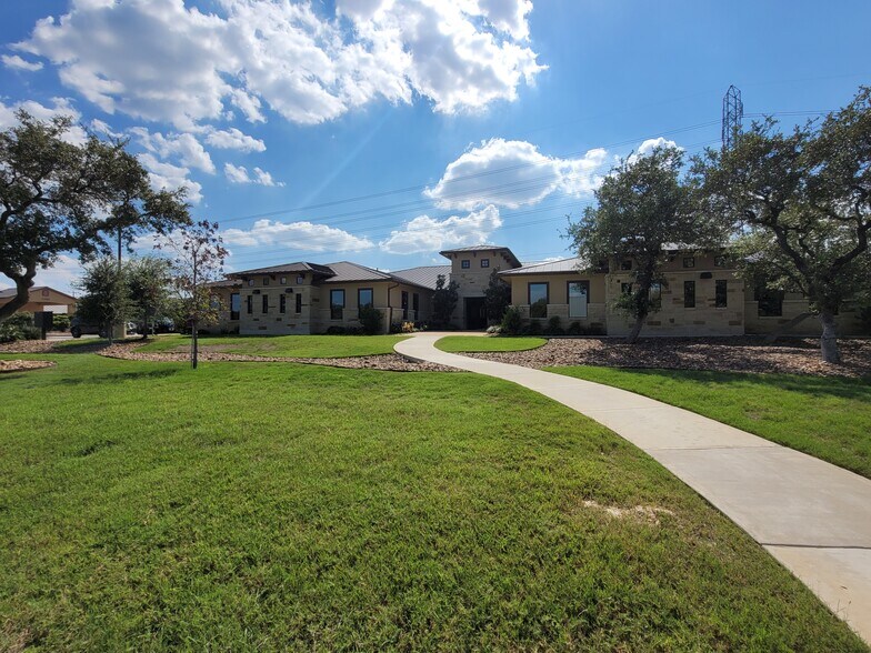 4374 Lockhill Selma Rd, Shavano Park, TX 78249