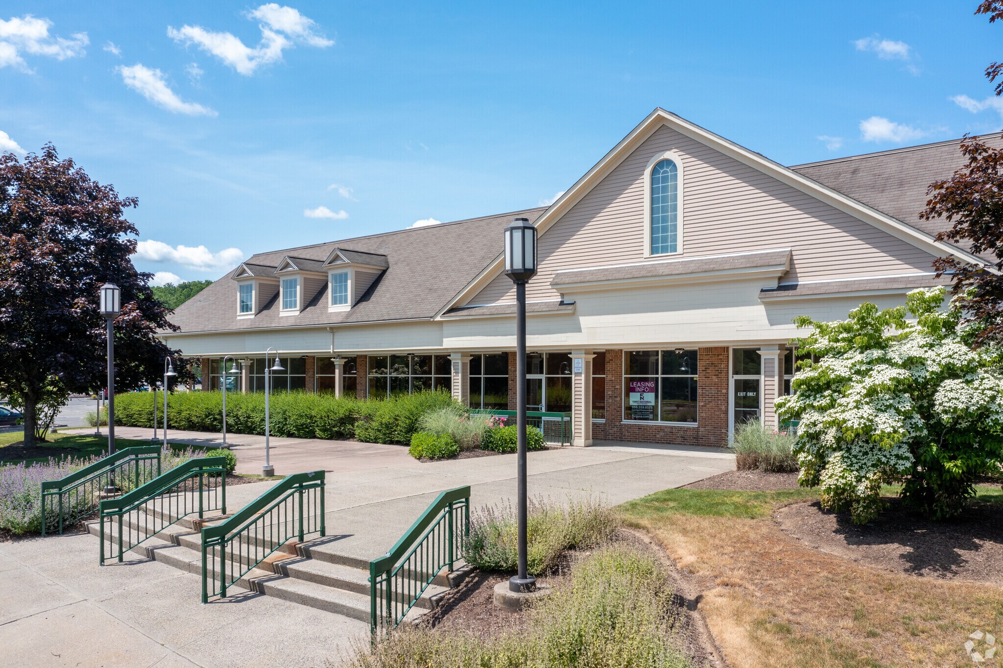 228 S Main St, Newtown, CT for lease Primary Photo- Image 1 of 8