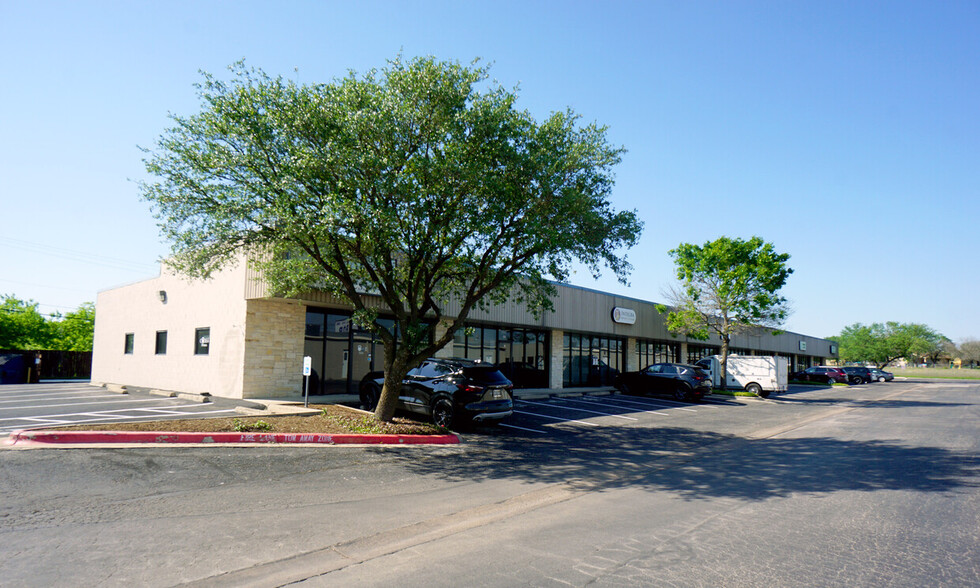 1202 FM 685, Pflugerville, TX for lease - Building Photo - Image 2 of 11