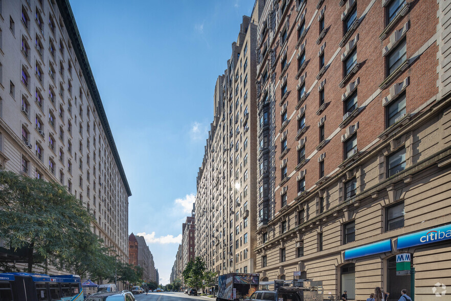 200 W 86th St, New York, NY for lease - Building Photo - Image 2 of 8