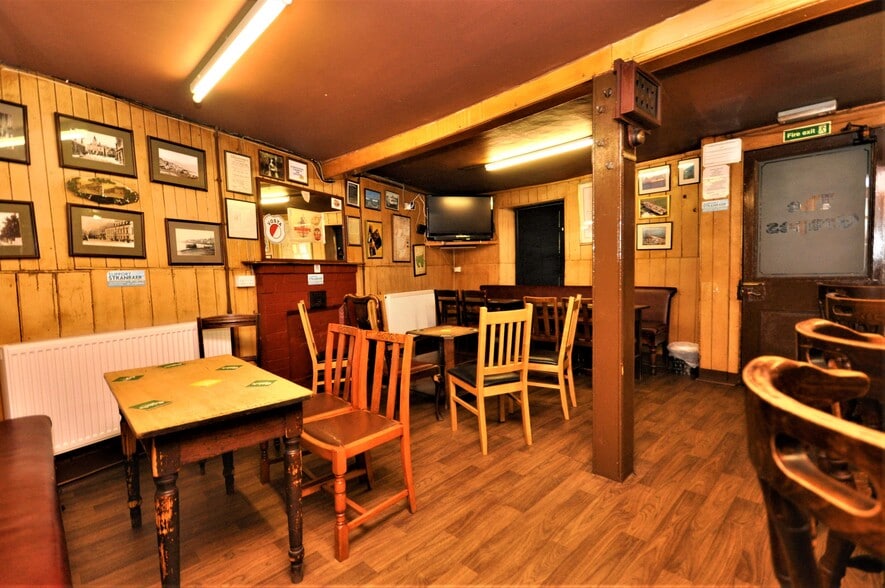 4-6 Bridge St, Stranraer for sale - Interior Photo - Image 3 of 14