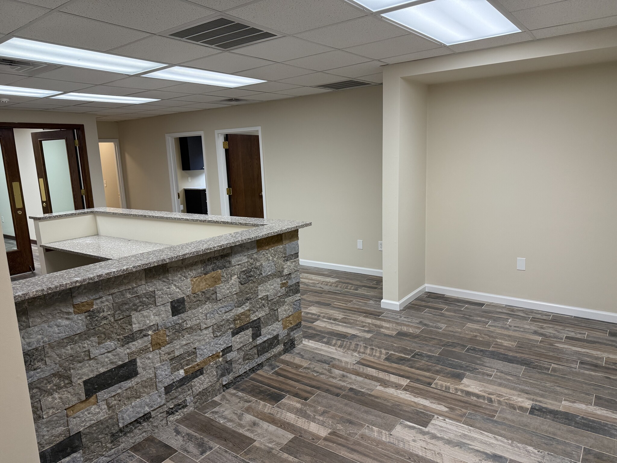 180 Tices Ln, East Brunswick, NJ for lease Building Photo- Image 1 of 9