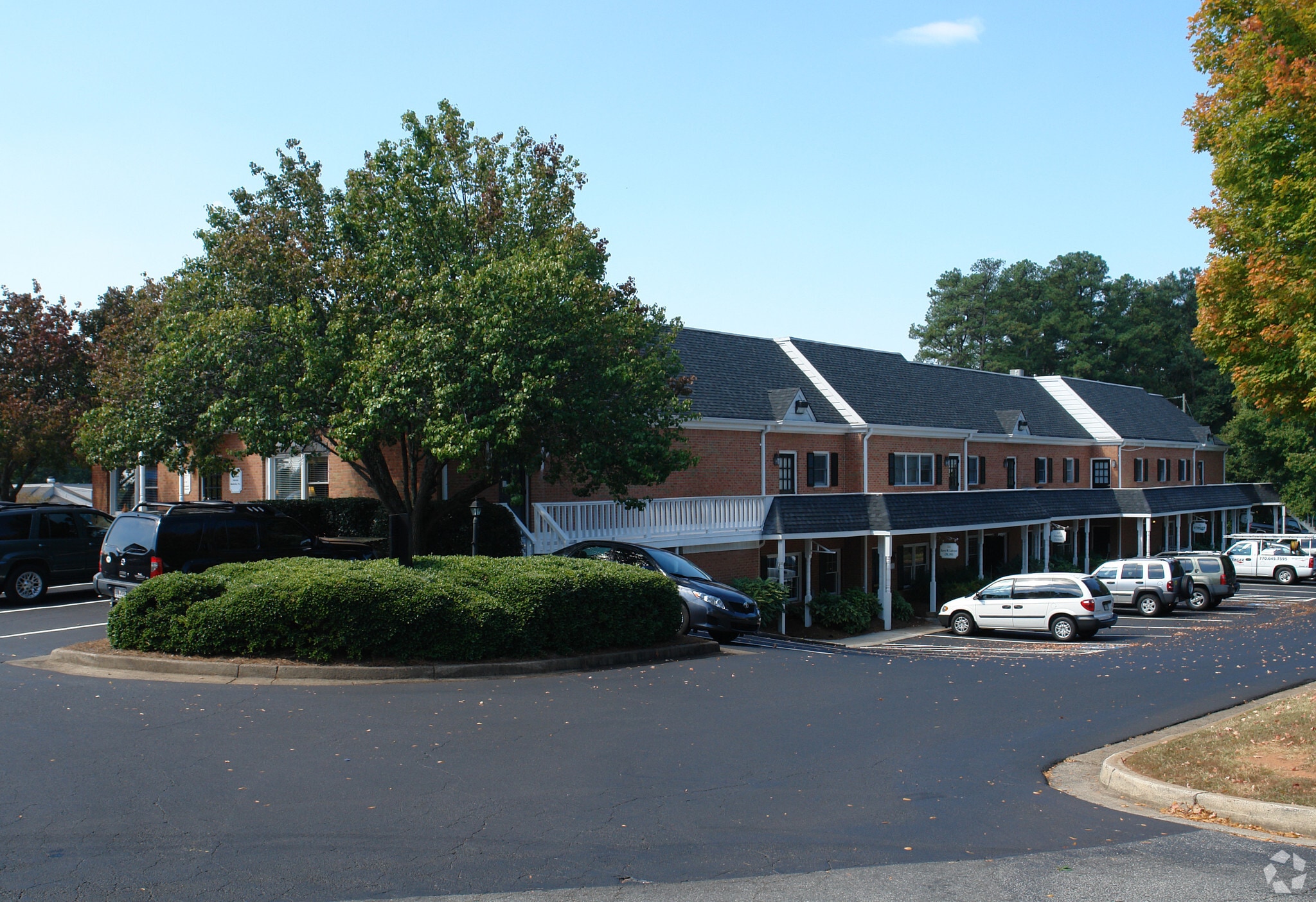 45 W Crossville Rd, Roswell, GA for lease Primary Photo- Image 1 of 7