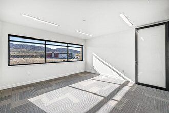 4376 Forestdale Dr, Park City, UT for lease Interior Photo- Image 2 of 4