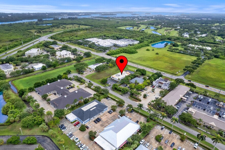845 37th Pl, Vero Beach, FL for lease - Building Photo - Image 2 of 7