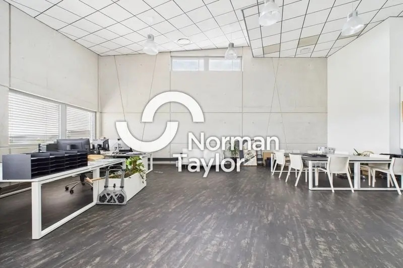 Office in Montpellier for lease - Interior Photo - Image 1 of 7