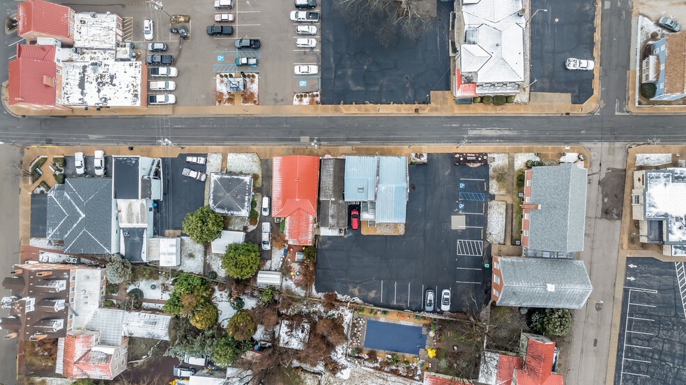 234 Market St, Sainte Genevieve, MO for sale - Building Photo - Image 3 of 63