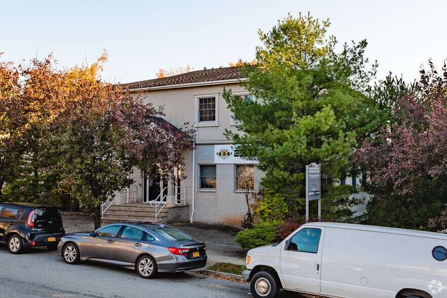 401 Bloomingdale Rd, Staten Island, NY for sale - Primary Photo - Image 1 of 1