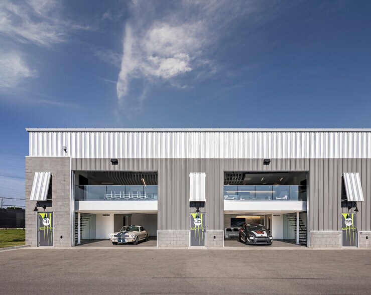 40-41 Straightaway Dr, Pontiac, MI for sale - Building Photo - Image 1 of 25