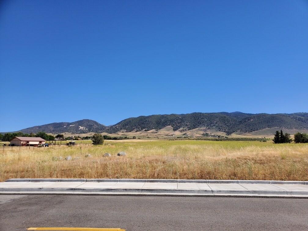 18812 Cherry Ln, Tehachapi, CA 93561