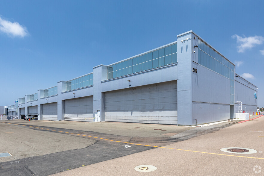 2100 Palomar Airport Rd, Carlsbad, CA for lease - Building Photo - Image 3 of 32