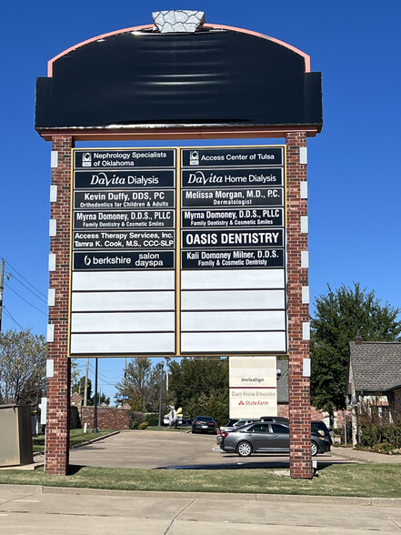 4800 W San Antonio St, Broken Arrow, OK for lease - Building Photo - Image 2 of 7