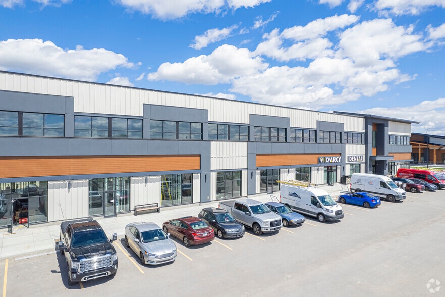 258 Northridge Drive Okotoks, Okotoks, AB for lease - Building Photo - Image 1 of 3