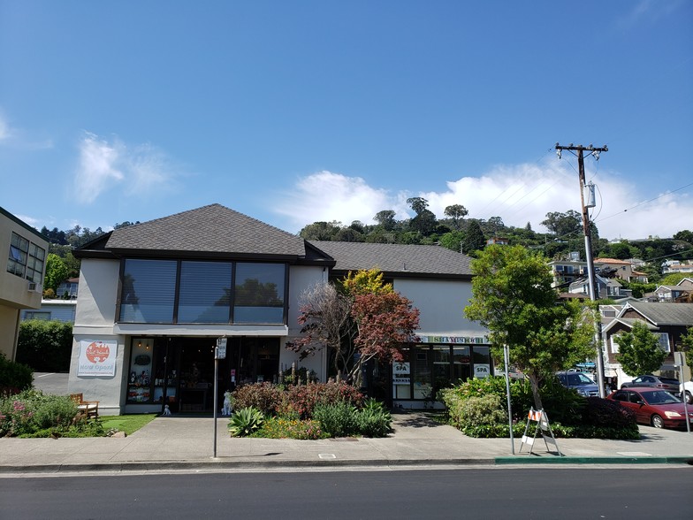 219-223 Caledonia St, Sausalito, CA for lease - Building Photo - Image 2 of 7