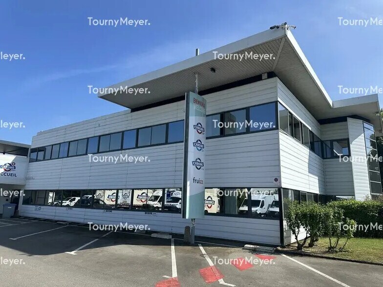 Flex in Saint-Herblain for sale - Building Photo - Image 2 of 9
