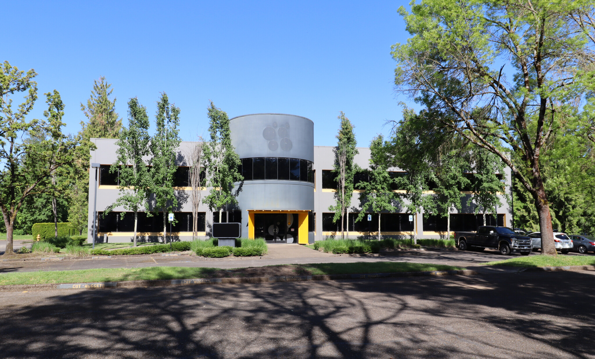 1550 Valley River Dr, Eugene, OR for sale Building Photo- Image 1 of 16