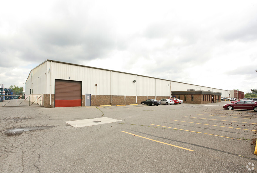 24850 Northline Rd, Taylor, MI for sale - Primary Photo - Image 1 of 1