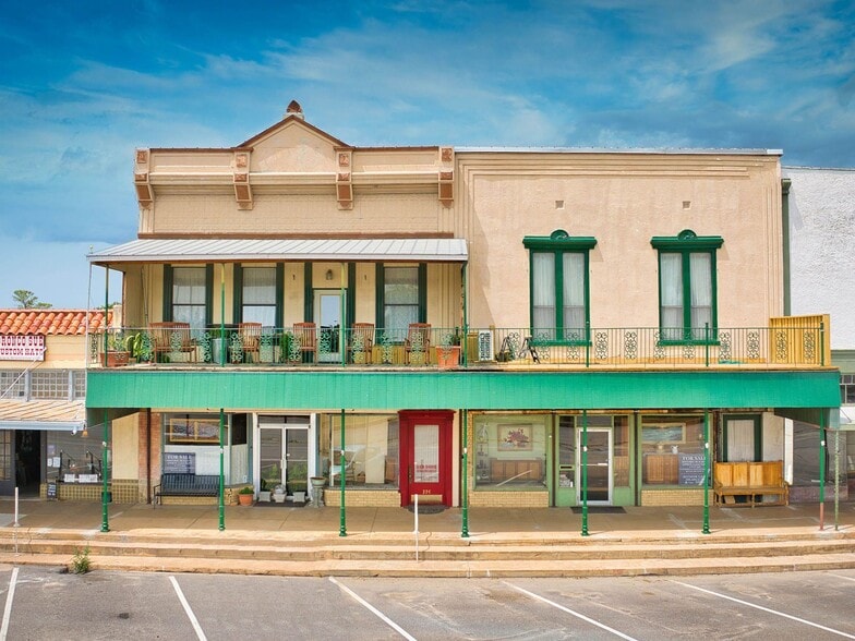 226-228 Fort McKavitt Street portfolio of 2 properties for sale on LoopNet.com - Building Photo - Image 2 of 33