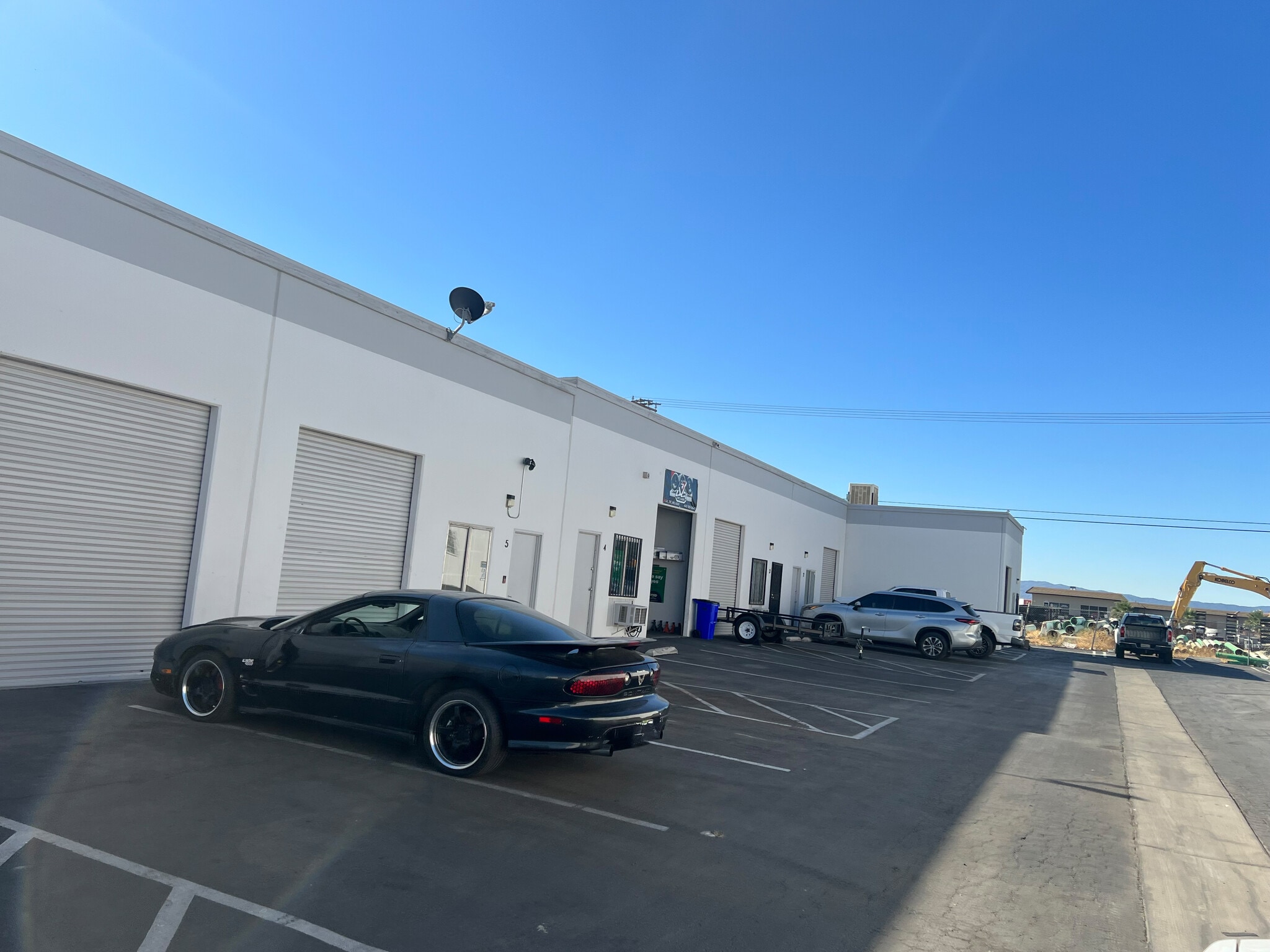17525 Alder St, Hesperia, CA for lease Interior Photo- Image 1 of 1