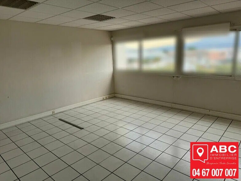 Office in Perpignan for lease - Interior Photo - Image 2 of 5