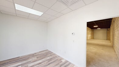 500-510 NW  Peacock Boulevard, Port Saint Lucie, FL for lease Matterport 3D Scan- Image 1 of 9