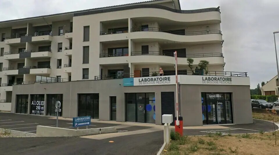 Retail in Bourg-lès-Valence for lease Building Photo- Image 1 of 4