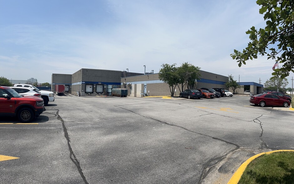 4130 S 94th St, Omaha, NE for lease - Building Photo - Image 3 of 4