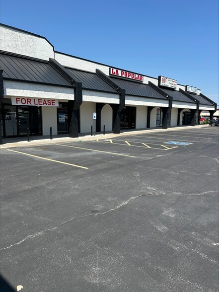 8501-8507 S Western Ave, Oklahoma City, OK for lease - Building Photo - Image 3 of 6
