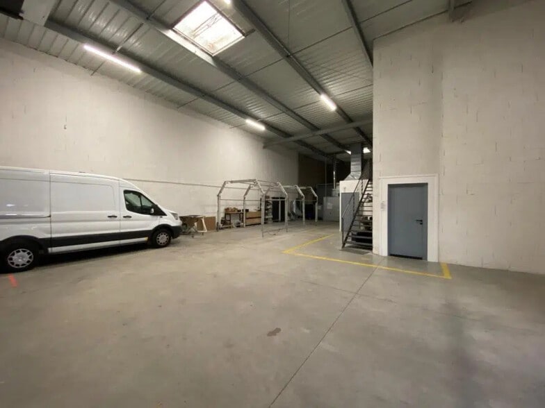 Office in Décines-Charpieu for lease - Interior Photo - Image 3 of 9