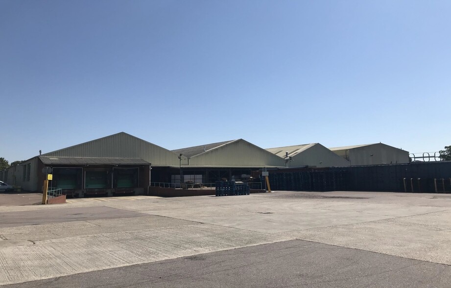 High Cross Ln, Dunmow for sale - Primary Photo - Image 1 of 1