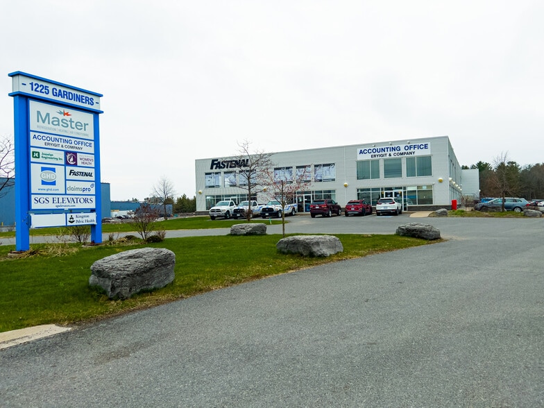 1225 Gardiners Rd, Kingston, ON for lease - Building Photo - Image 3 of 7