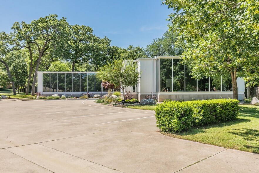 1300 W Randol Mill Rd, Arlington, TX for sale - Primary Photo - Image 1 of 1