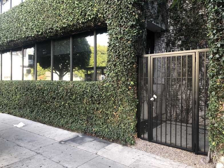 8300-8304 Beverly Blvd, Los Angeles, CA for lease - Building Photo - Image 3 of 5
