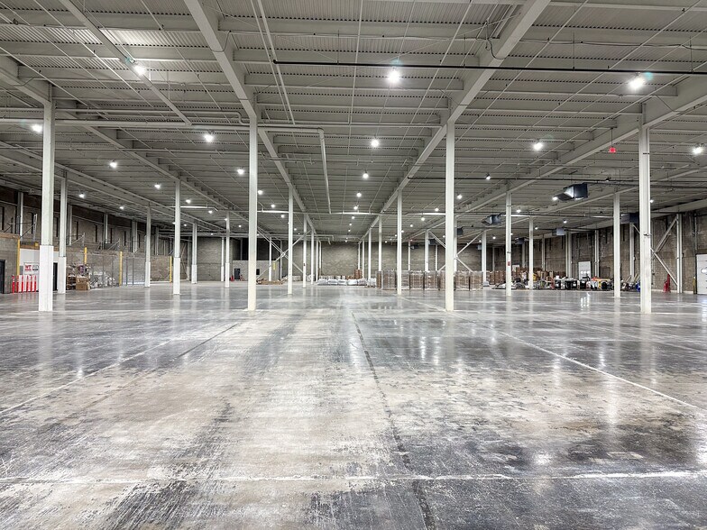 1600 W Carson St, Pittsburgh, PA for lease - Interior Photo - Image 1 of 7